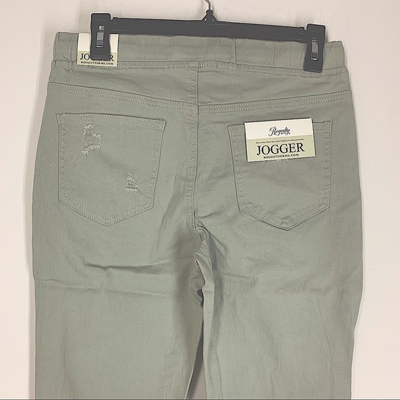 YMY HIGH RISE DISTRESSED ANKLE JOGGER RIPS LIGHT MOSS - Picture 6 of 9